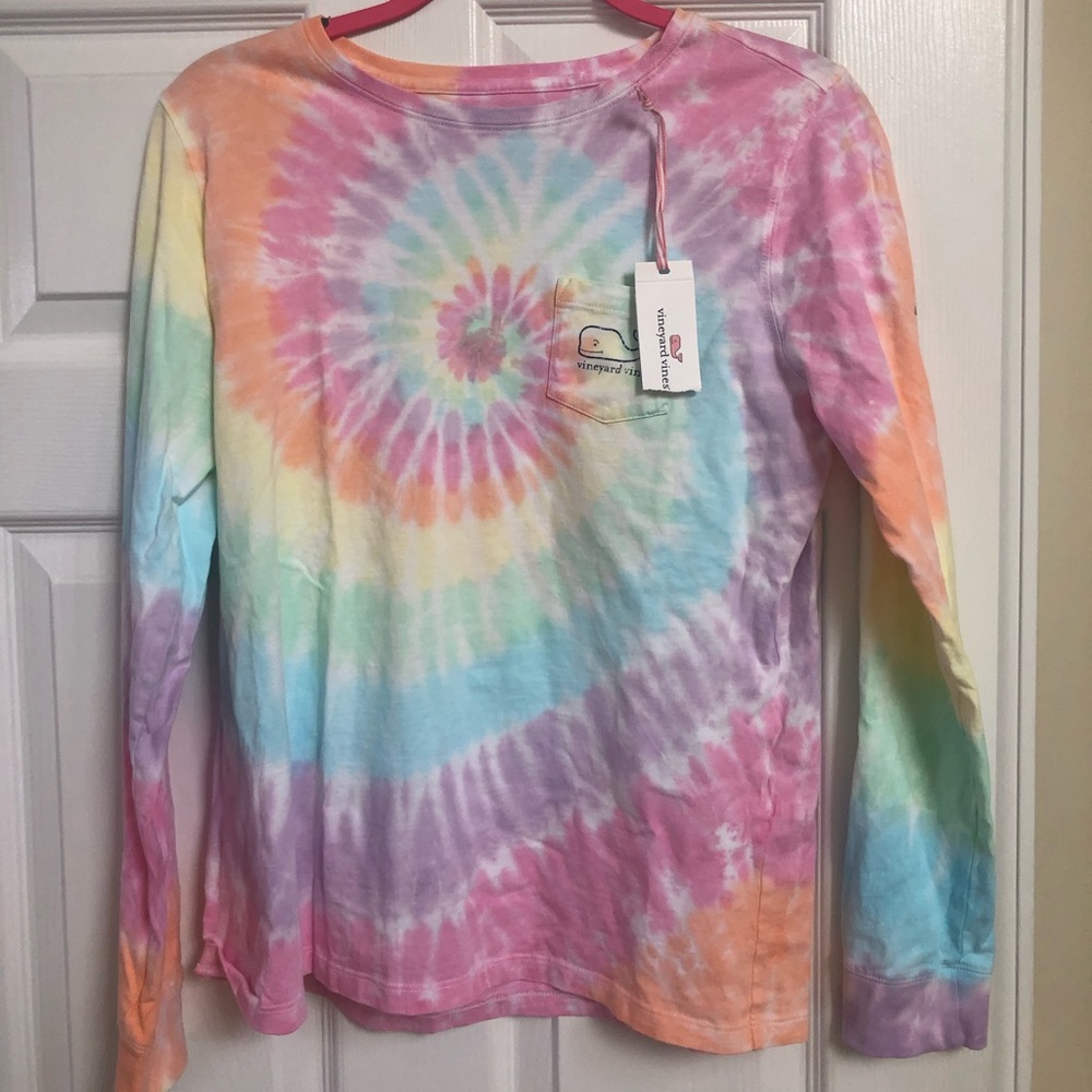 BRAND NEW, NEVER WORN Vineryard Vines Size: W Med